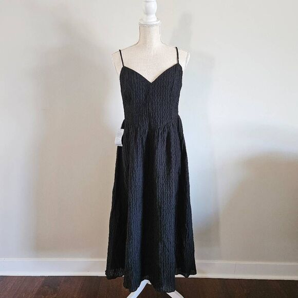 ASTR Textured Black Triangle Top Midi Dress Size Medium - Picture 1 of 7
